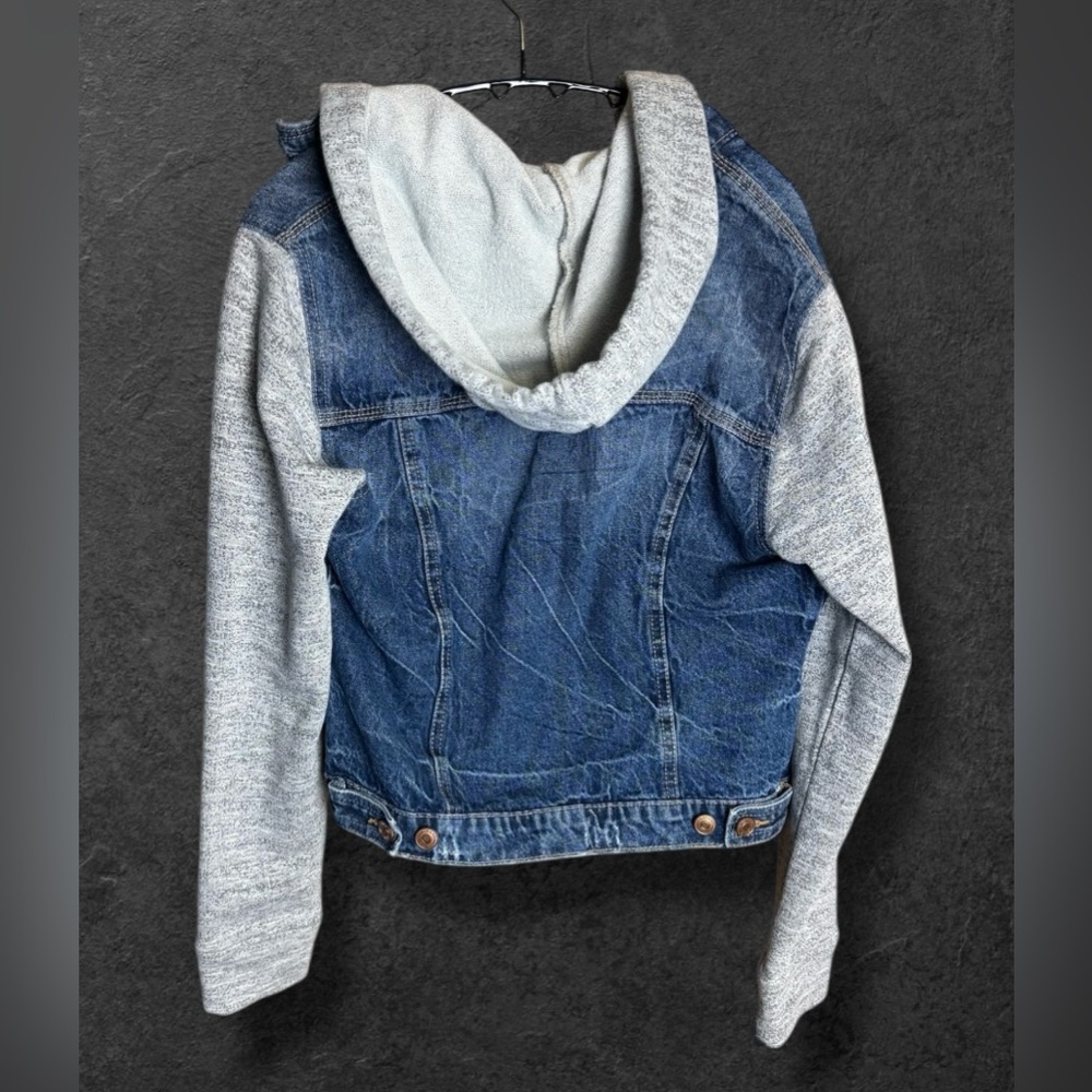 Amethyst Jeans Blue Denim Jacket with soft Gray Sleeves - Picture 2 of 7
